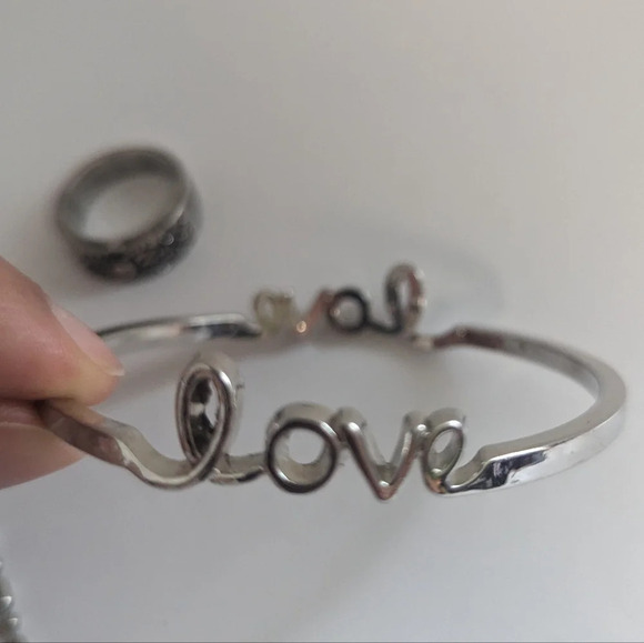 3pc Jewelry Set (Beaded Chain Necklace, "LOVE" Bracelet'  Rhinestone Ring) - Picture 4 of 7